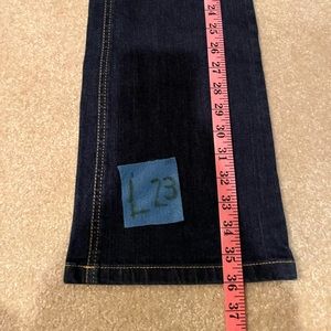 Ann Taylor 8P Curvy Fit Jeans. Barely Worn.